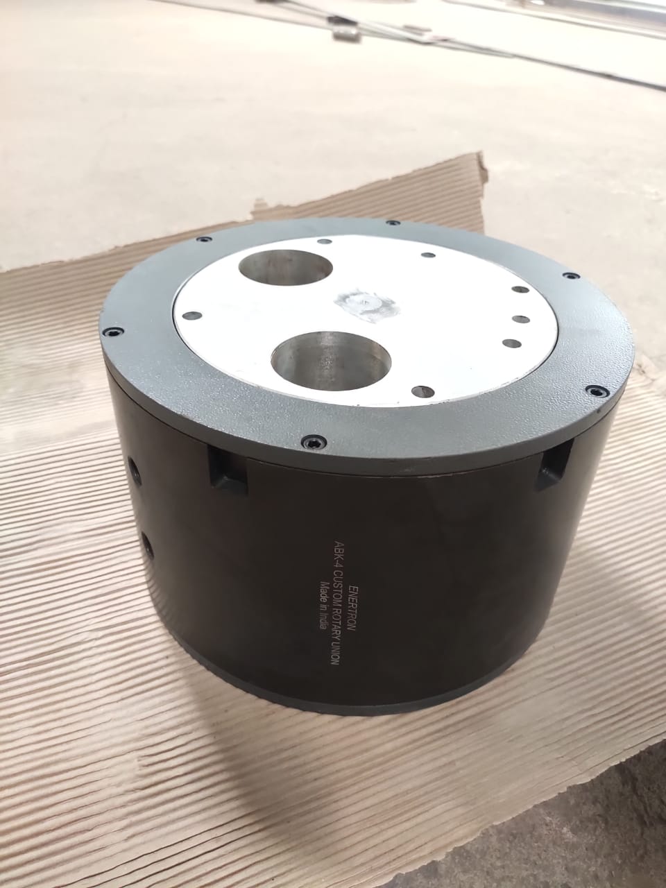 Custom rotary union